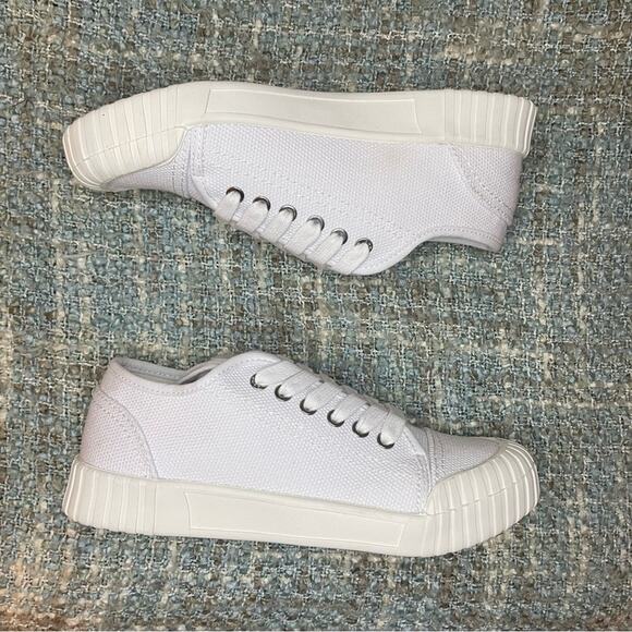 Good News Women's Bagger Low Lace Up Sneakers in White - Picture 6 of 8